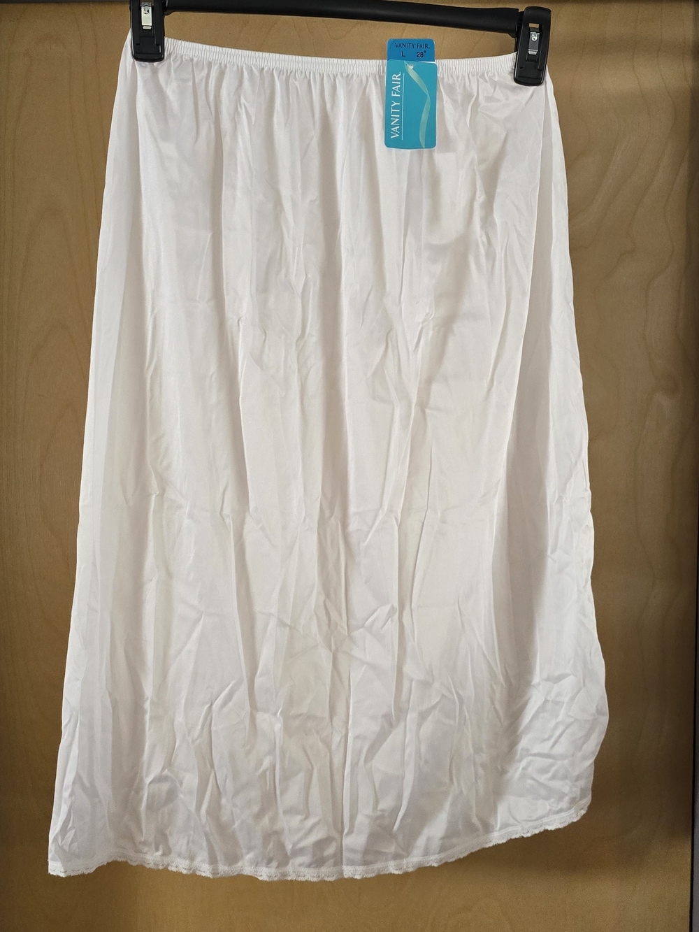 NWT Vanity Fair White Slip with Scalloped Hem And 1 Side Slit